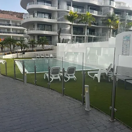 Ground Floor Luxury Апартаменты